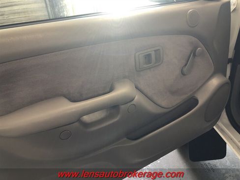 Used 2003 Toyota Tacoma PreRunner RWD image 9