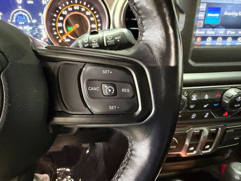 Used 2019 Jeep Wrangler Sport AWD/4WD image 16