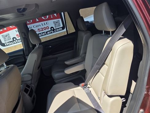Used 2021 Honda Pilot Touring image 9