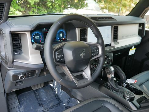 New 2025 Ford Bronco Outer Banks w/ Sasquatch Package image 4