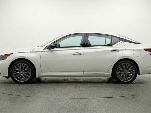 Used 2025 Nissan Altima 2.5 SV image 5
