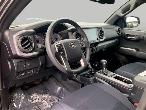 Used 2023 Toyota Tacoma TRD Sport w/ Advanced Technology Package AWD/4WD image 16