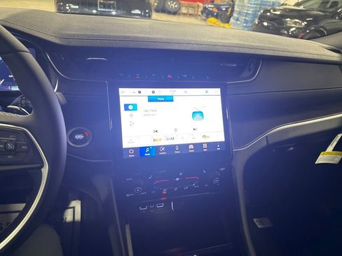 New 2025 Jeep Grand Cherokee Limited image 17