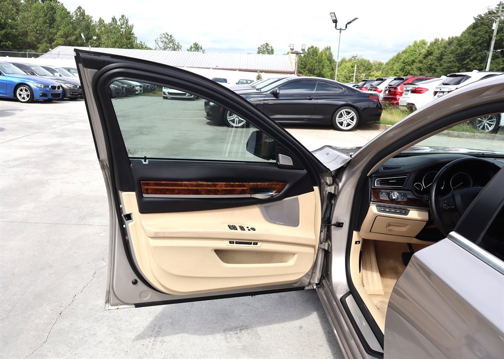 Used 2013 BMW 750i RWD image 45