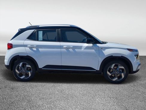 New 2025 Hyundai Venue Limited image 2