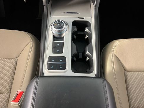 Used 2024 Ford Explorer 2WD image 17