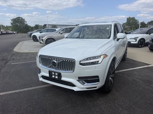 Used 2024 Volvo XC90 T8 Ultimate w/ Protection Package Premier AWD/4WD image 7