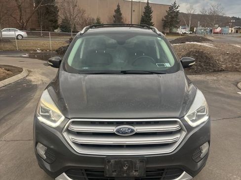 Used 2017 Ford Escape Titanium image 2