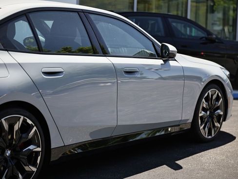 New 2027 BMW 530i xDrive w/ M Sport Package AWD/4WD image 8