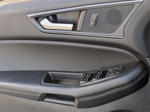 Certified 2023 Ford Edge SE w/ Black Appearance Package image 25