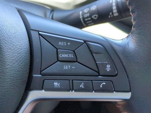 Used 2023 Nissan Sentra SR w/ SR Premium Package FWD image 25