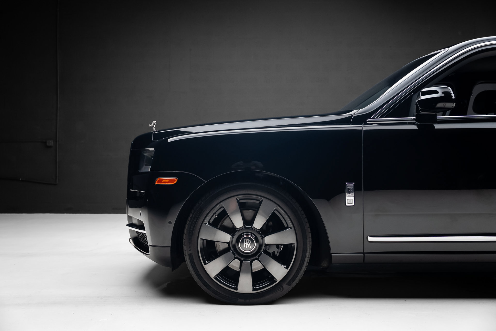 Used 2022 Rolls-Royce Cullinan w/ Technology Package AWD/4WD image 19