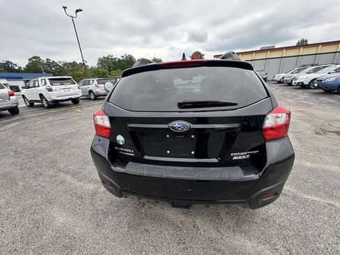 Used 2017 Subaru Crosstrek 2.0i Premium image 11