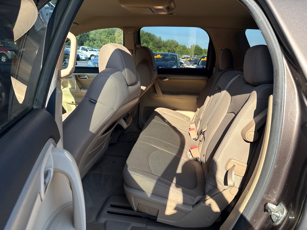 Used 2007 Saturn Outlook XE w/ Advanced Audio Pkg FWD image 10
