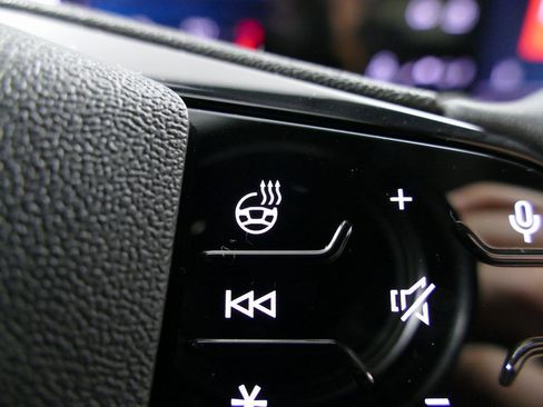 Certified 2025 Audi Q5 Premium w/ Convenience Package image 17