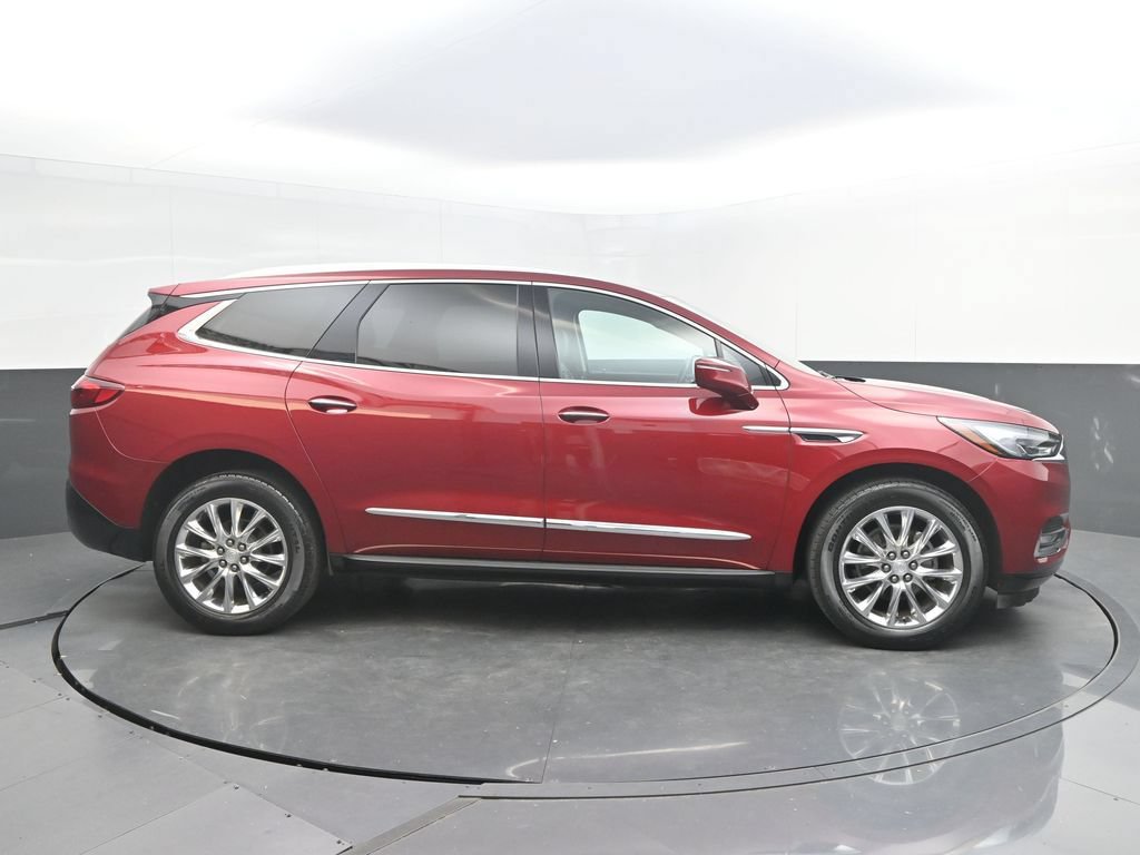 Used 2018 Buick Enclave Premium w/ LPO, Hit The Road Package FWD image 8