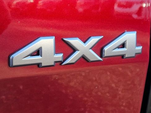 Used 2023 Nissan Frontier SV image 17