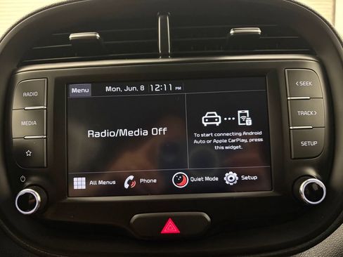 Used 2025 Kia Soul LX FWD image 7