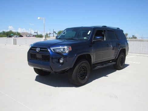 Used 2021 Toyota 4Runner SR5 AWD/4WD image 1