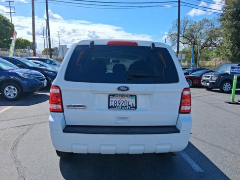 Used 2010 Ford Escape XLS image 5