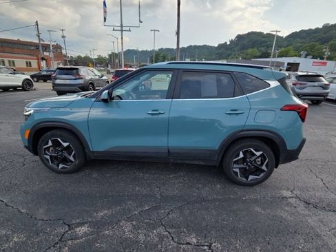 Used 2025 Kia Seltos EX AWD/4WD image 4