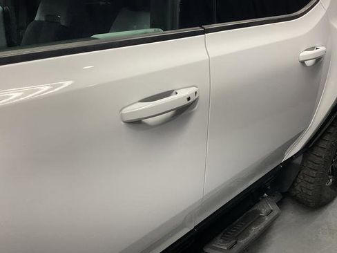 Used 2024 GMC Hummer EV 2X w/ Extreme Off-Road Package image 4