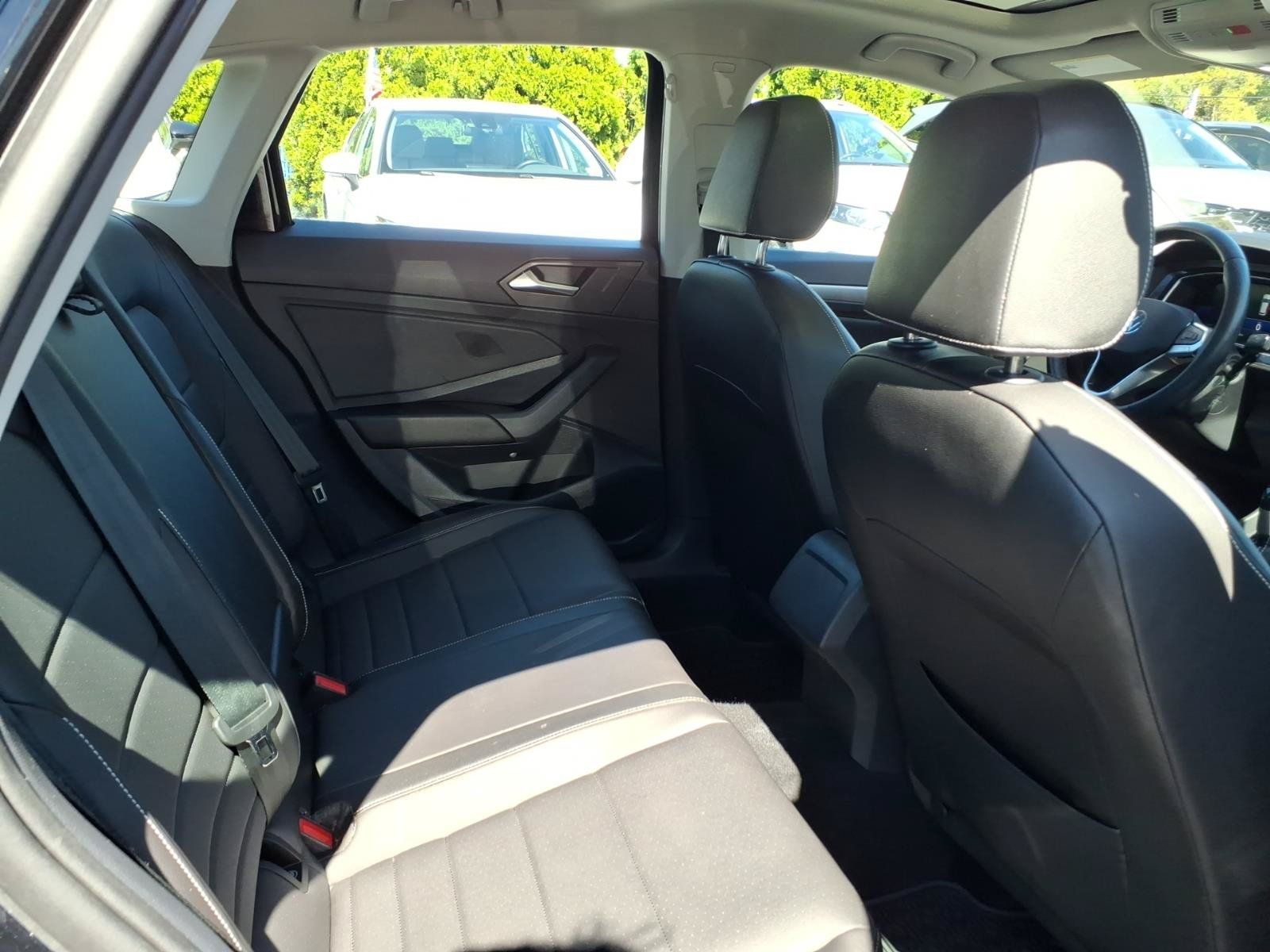 Certified 2023 Volkswagen Jetta SE w/ Panoramic Sunroof Package FWD image 8