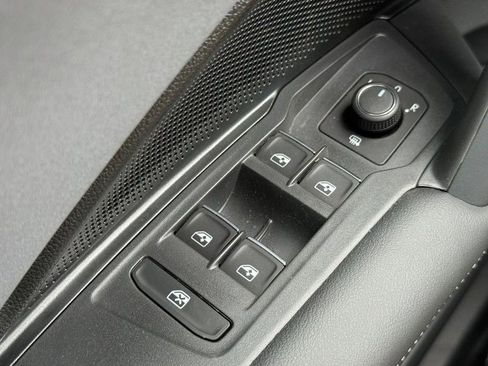 New 2026 Volkswagen Tiguan SE R-Line AWD/4WD image 15