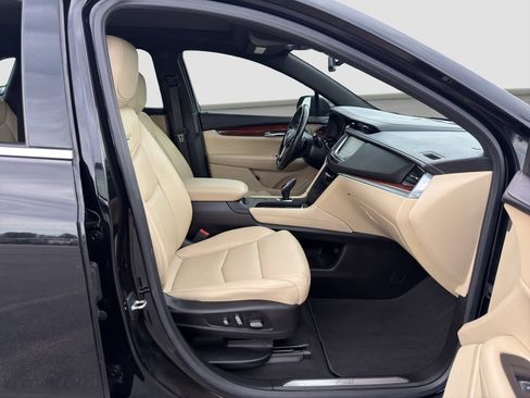 Used 2019 Cadillac XT5 Luxury FWD image 18