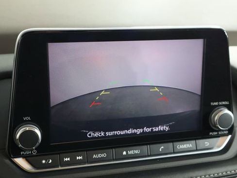 Used 2021 Nissan Rogue S image 34