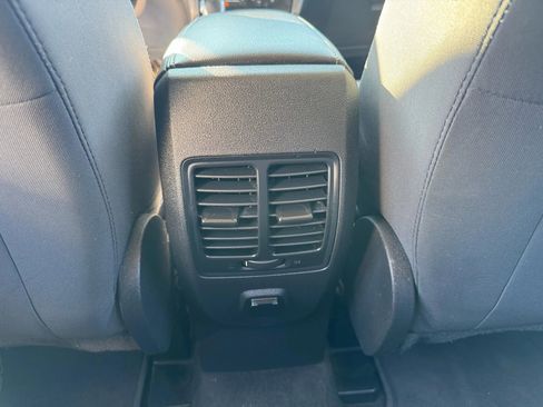 Used 2018 Ford Escape SE w/ SE Sync 3 Package image 40