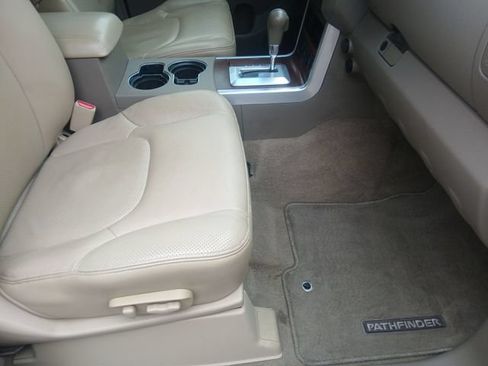 Used 2009 Nissan Pathfinder LE RWD image 51