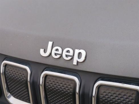 Certified 2022 Jeep Compass Latitude image 12