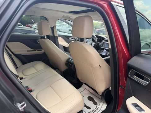 Used 2019 Jaguar F-PACE Premium AWD/4WD image 11