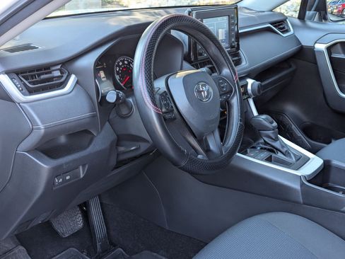 Used 2022 Toyota RAV4 LE image 13