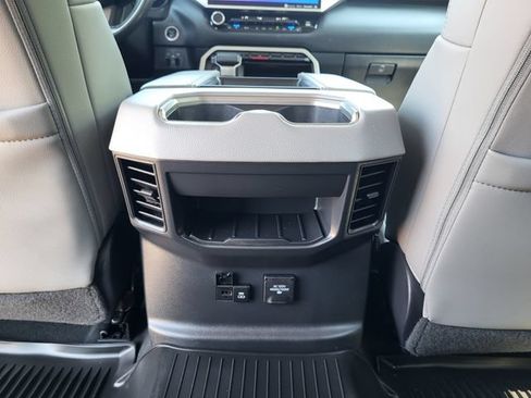Used 2024 Toyota Tundra Limited AWD/4WD image 24