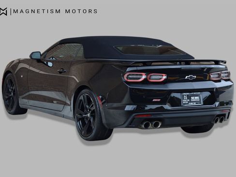 Used 2019 Chevrolet Camaro SS RWD image 15