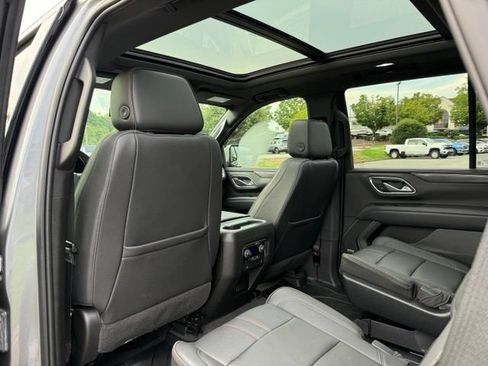 Used 2022 Chevrolet Tahoe RST w/ Luxury Package AWD/4WD image 27