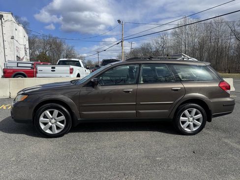 Used 2008 Subaru Outback 2.5i Limited L.L. Bean image 2