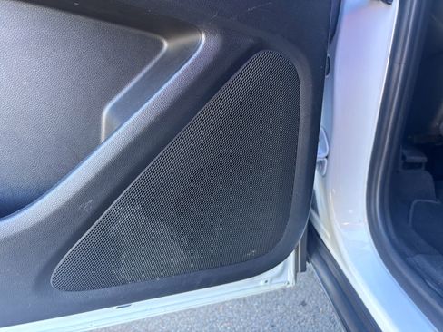 Used 2023 Chevrolet Traverse LT image 36