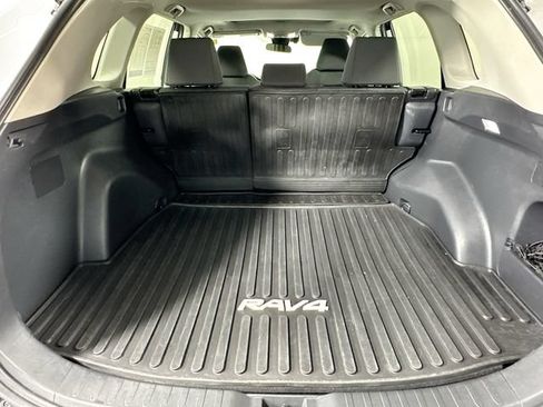 Used 2024 Toyota RAV4 XLE w/ Convenience Package AWD/4WD image 28