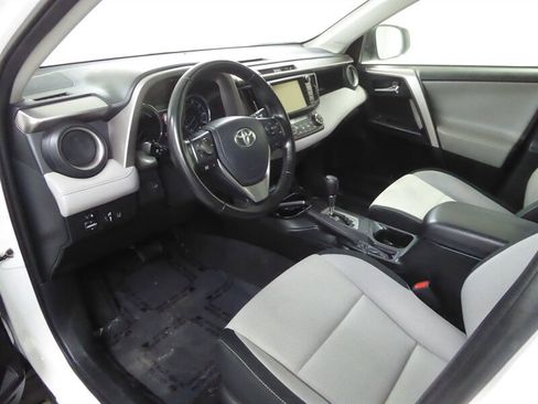 Used 2018 Toyota RAV4 LE image 19