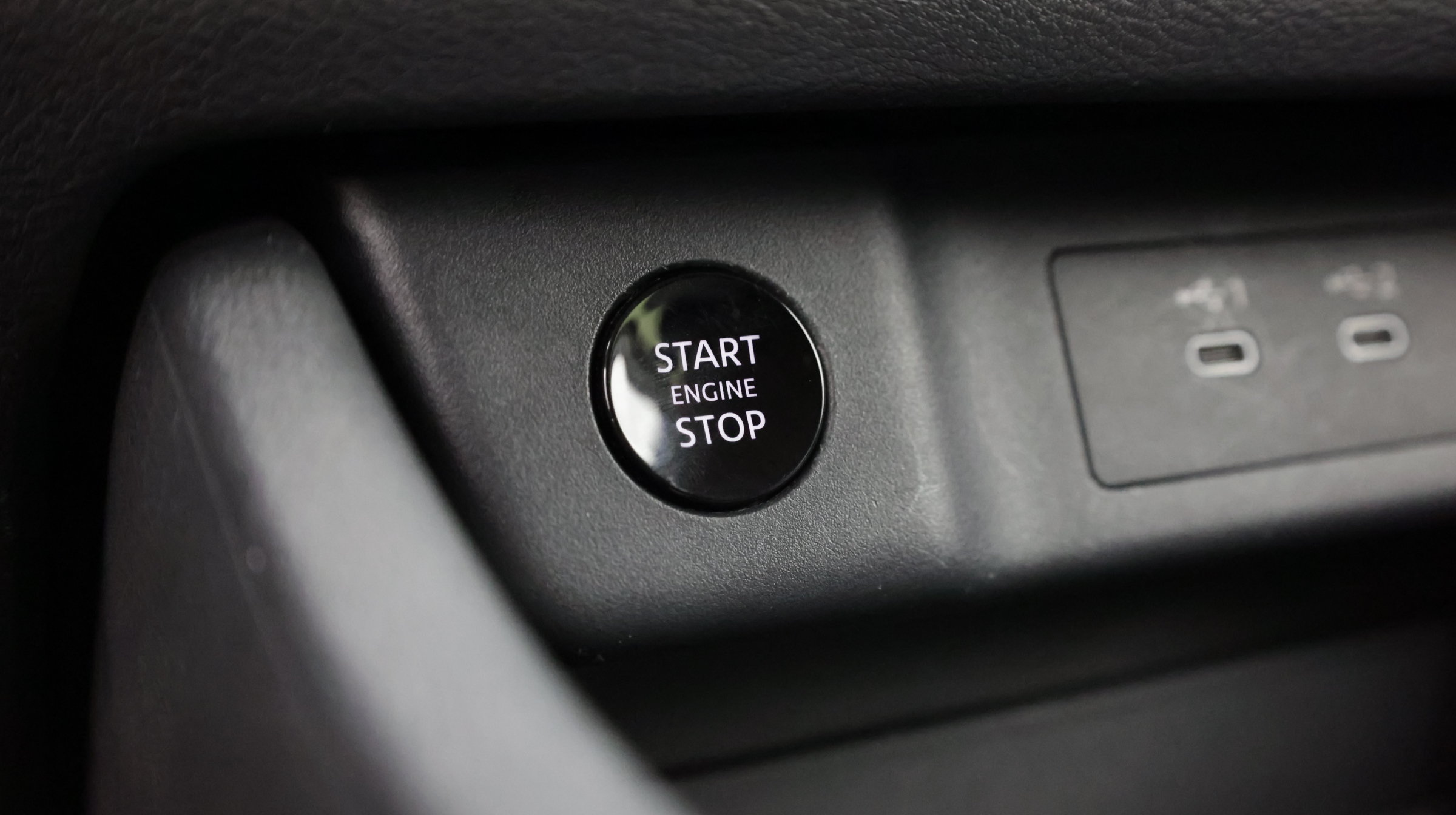 Used 2025 Nissan Rogue SV AWD/4WD image 26
