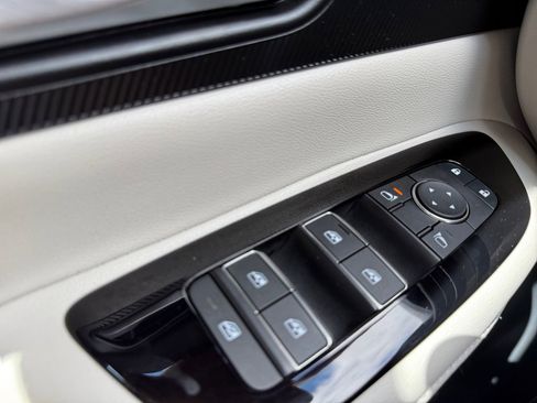 Certified 2025 Nissan Murano SV image 28