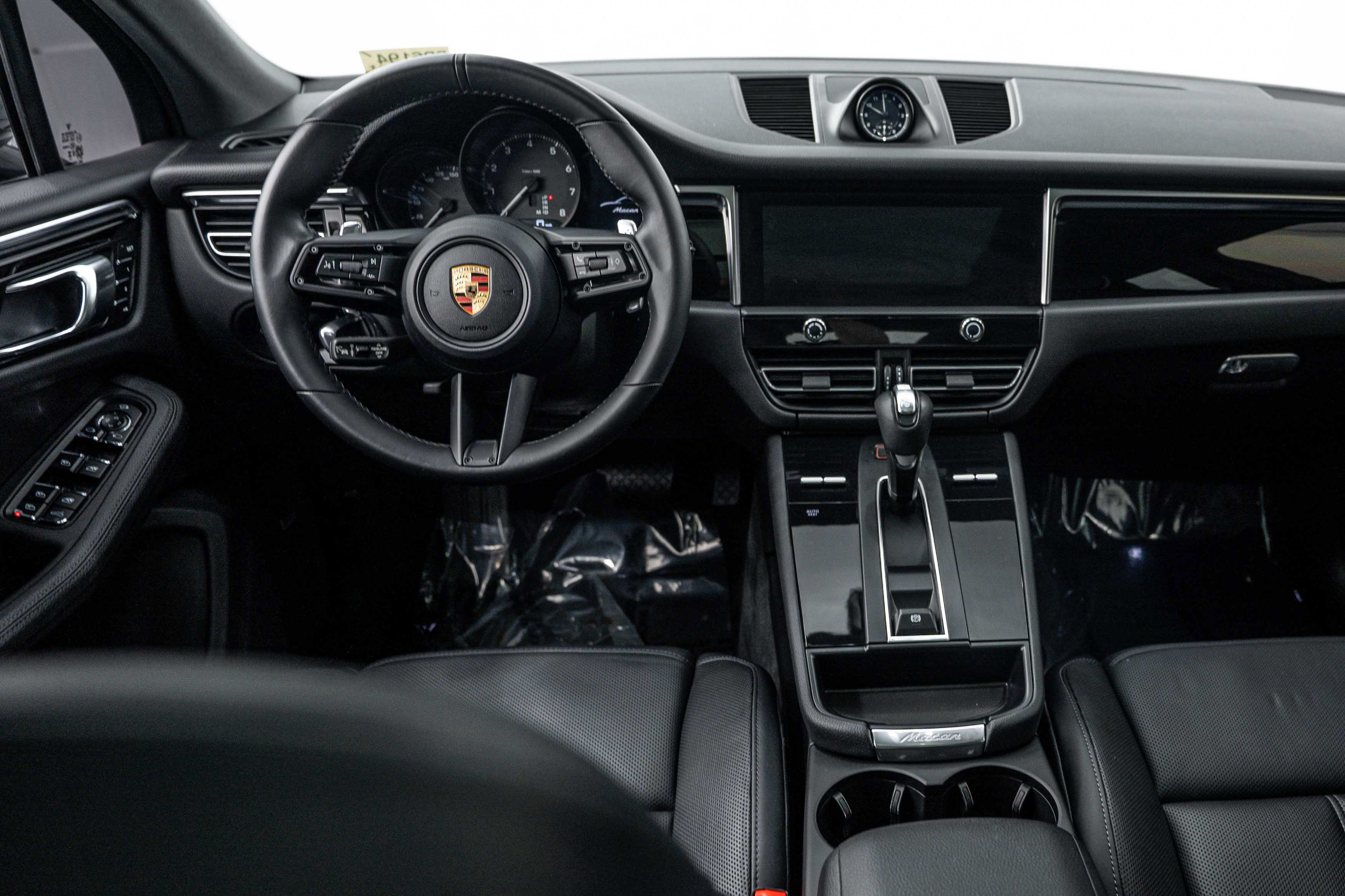 Certified 2024 Porsche Macan AWD/4WD image 13