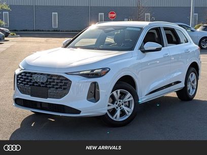 Used 2025 Audi Q5 Premium w/ Convenience Package