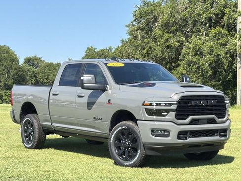 New 2026 RAM 2500 Laramie AWD/4WD image 18