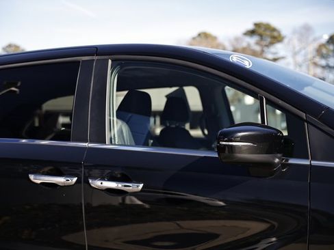 Used 2022 Honda Odyssey Touring image 12