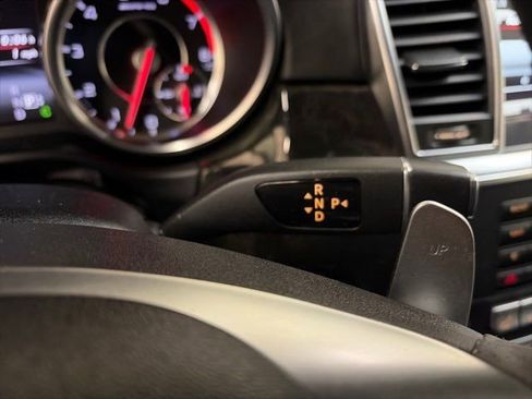 Used 2015 Mercedes-Benz GL 63 AMG 4MATIC image 21