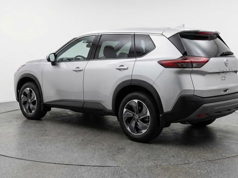 Used 2025 Nissan Rogue SV AWD/4WD image 6